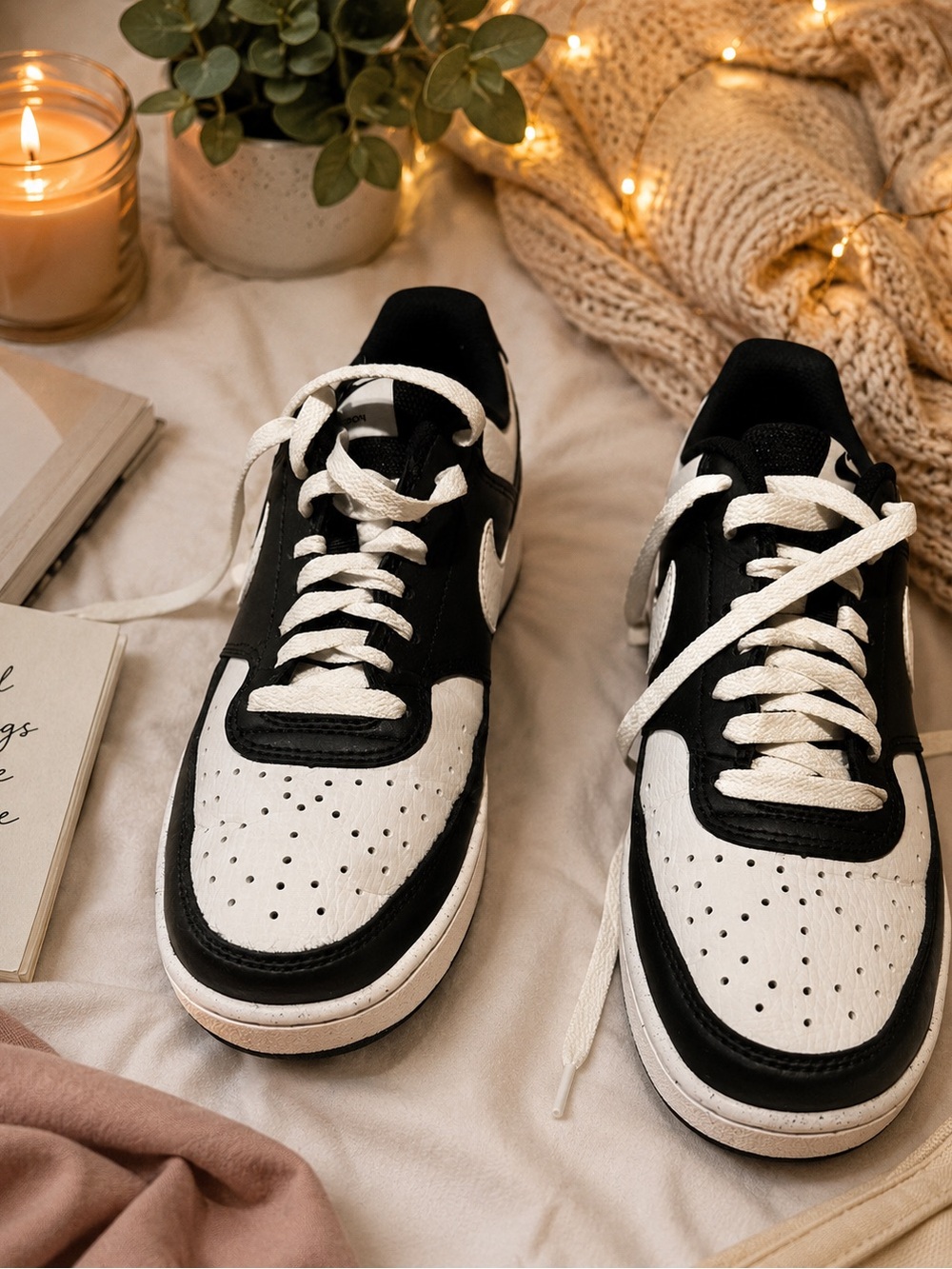 Nike Men’s Black and White Low-Top Sneakers